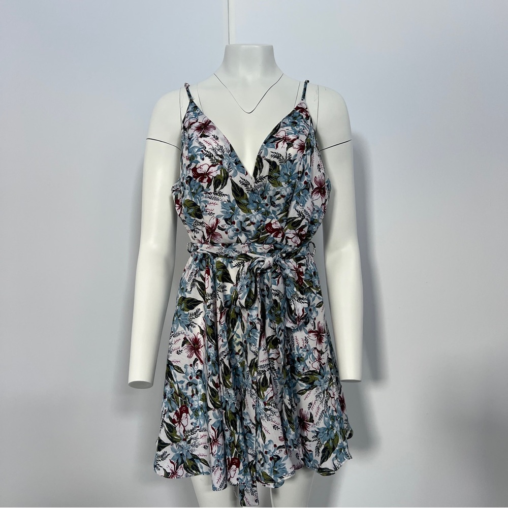 Essue Black and White Sleeveless Mini Sundress